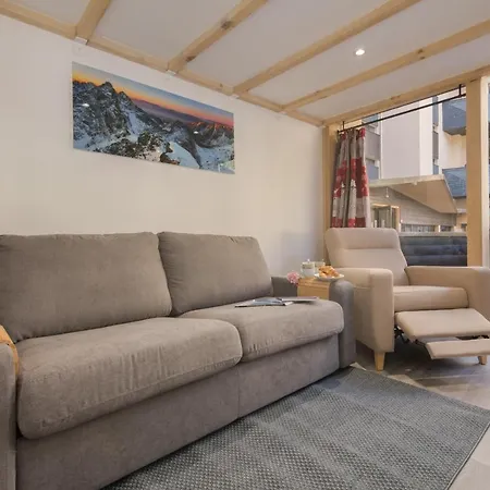 Sainte-foy-l'argentiere Sleeps 4 * Chamonix